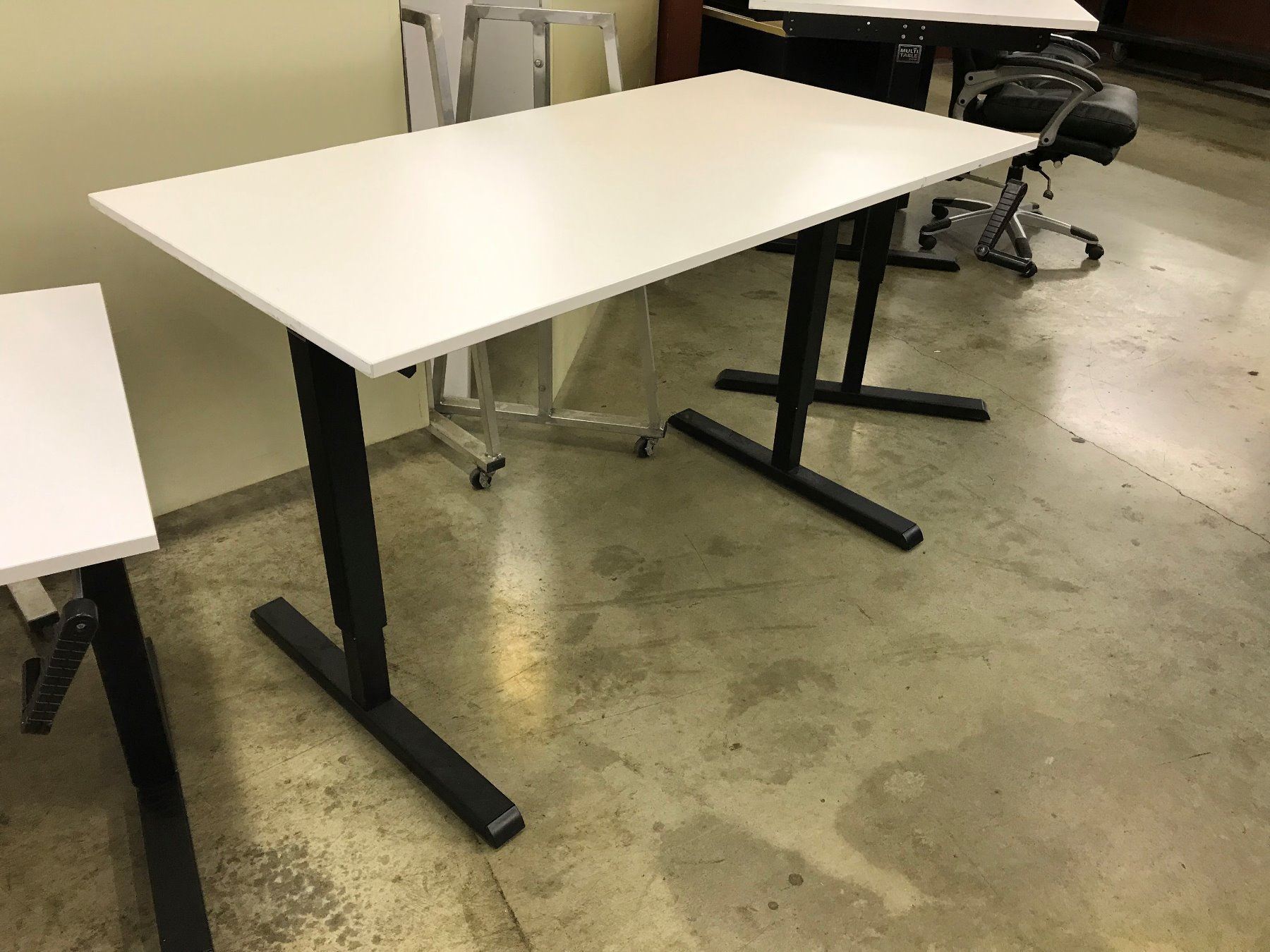 Multia Table WHITE 5' HEIGHT ADJUSTABLE MULTI-TABLE - Able Auctions