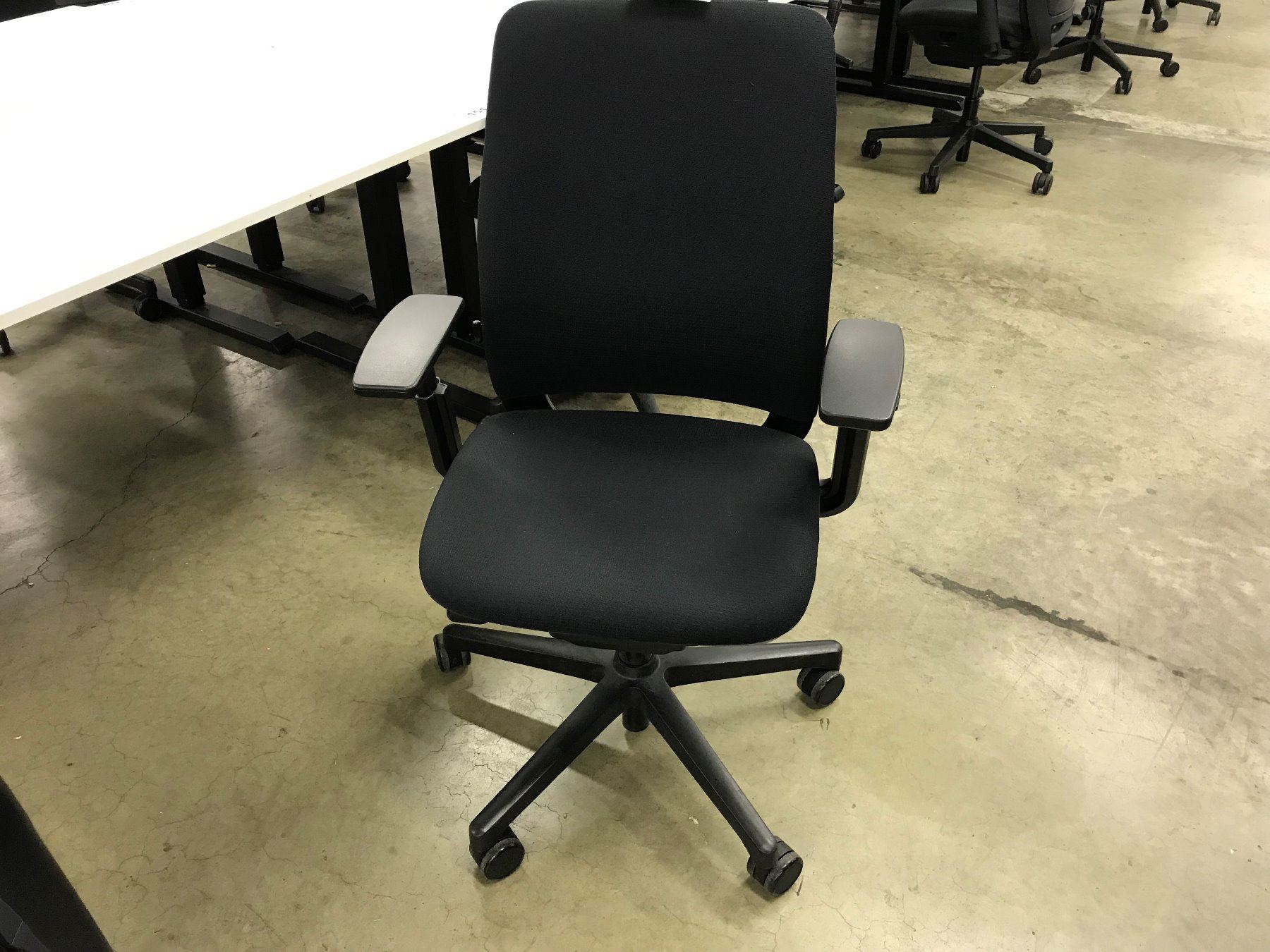 Steelcase Amia Black Fully Adjustable Multilever Ergonomic Task Chair Steelcase Amia Black Fully Adjustable Multilever Ergonomic Task Chair