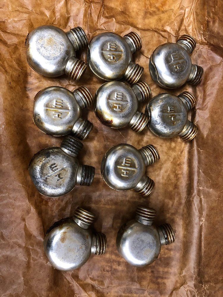 10 WW2 ERA RUSSIAN GUN OIL BOTTLES