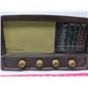 Image 1 : VINTAGE VIKING TABLE TOP RADIO
