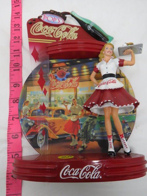 DECORATIVE FIGURINE/DISPLAY (COCA COLA POPS) *DRIVE INN* - Schmalz Auctions