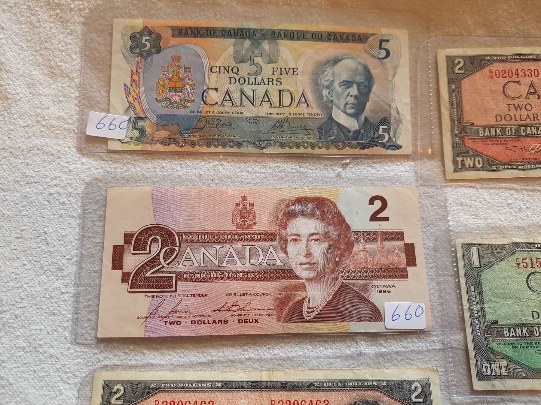 LOT OF ASSORTED CANADIAN BANK NOTES (54, 79, 86)
