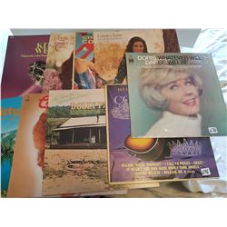 LOT OF 9 LP RECORDS (FEMALE ARTISTS, LORRETTA, DOLLY, PATSY)