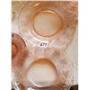 Image 4 : LOT OF PINK DEPRESSION GLASS ( 3 CUPS AND SAUCERS, 3 BOWLS)