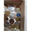 Image 5 : TOKEN LOT IN CIGAR BOX, OLDER