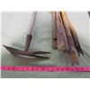 Image 2 : LOT OF VINTAGE GARDEN TOOLS