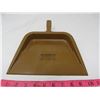 Image 1 : SMITH HATCHERIES PROMOTIONAL PLASTIC DUST PAN