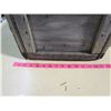 Image 3 : LOT OF 24 POP BOTTLES IN WOOD CASE (MISSION BEVERAGES, RC COLA, STUBBY, ETC)