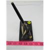 Image 1 : DESKTOP PEN SET (WHEAT THEMED)
