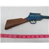 Image 2 : VINTAGE PLASTIC RIFLE (FIELD MASTER)