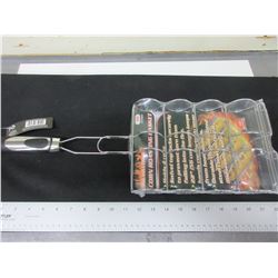 New BBQ/Camping  Corn on the Cobb Roasting Basket / holds 4 /  locks secure