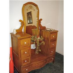 3 PIECE KEEPSAKE BEDROOM SUITE