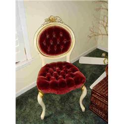 RED VICTORIAN STYLE CHAIR