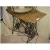 Image 1 : ANTIQUE SINGER SEWING MACHINE STAND