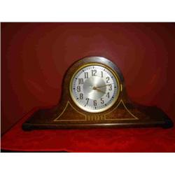 WOODEN MANTLE CLOCK ELECTRIC