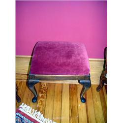 RED VELVET FOOT STOOL