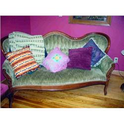GREEN VICTORIAN COUCH