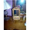 Image 1 : GOLD MIRROR ON EASEL