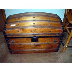 ANTIQUE WOODEN TRUNK