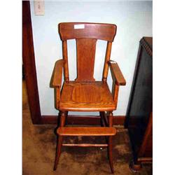 ANTIQUE WOODEN HIGH CHAIR