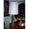 Image 1 : GOLD TONE LAMP W/SHADE