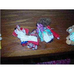 4 MINIATURE FIGURINE DOLLS