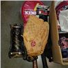 Image 2 : BOX OF SPORTS-RELATED ITEMS AND SPORTING GOODS