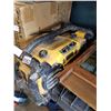 Image 1 : DEWALT JOBSITE RADIO