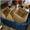 Image 1 : BLUE TOTE OF CEDAR PLANTER BASKETS