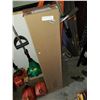 Image 1 : BOX OF PHILLIPS FLUORESCENT LIGHT BULBS