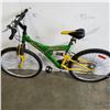 Image 3 : GREEN AND YELLOW 21 SPEED TRAX MOUNTAIN BIKE