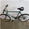 Image 3 : 15 SPEED GREEN SUTEKI MOUNTAIN BIKE