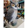 Image 3 : OWL DECOY AND 2 WOODEN BLACK CROWS