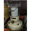 Image 1 : KEROSUN SUNSPRITE HEATER AND COLEMAN LANTERN