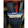 Image 2 : 7 100L RUBBERMAID ROUGHNECK TUBES W/ LIDS AND 2 TOTES