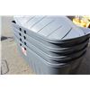 Image 3 : 4 LARGE RUBBERMAID TOTES W/ LIDS