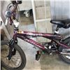 Image 2 : KIDS SUPER SINGLE PEDAL CAR AND AVIGO BIKE