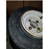 Image 3 : 4 TRAILER TIRES 4 AND 5 BOLT, AND SPARE TIRE