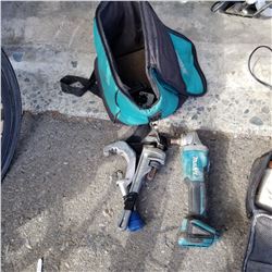 MAKITA CORDLESS GRINDER AND 2 PIPE CUTTERS IN MAKITA BAG