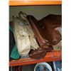 Image 1 : 2 LEATHER GARMENT BAGS