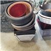 Image 3 : LOT OF VARIOUS SIZED PLANTERS