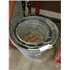Image 1 : 5 GALVANIZED WASH TUBS