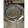 Image 3 : 5 GALVANIZED WASH TUBS