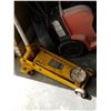 Image 2 : YELLOW HYDRAULIC FLOOR JACK