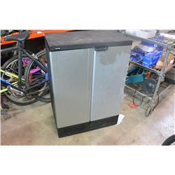 BLACK AND DECKER 2 DOOR GARDEN/SHOP CABINET