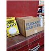 Image 2 : BOX OF 200 FLEX SAFE EARPLUGS & BOX OF DUST MASKS