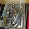 Image 2 : TRAY OF LARGE SOCKETS AND WRENCHES