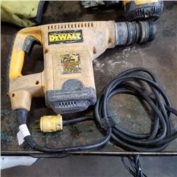 DEWALT DW 570 HAMMER DRILL TESTED AND WORKING