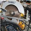 Image 3 : DEWALT CIRCULAR SAW TESTED AND WORKING