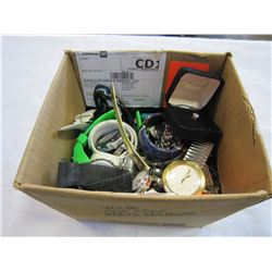 BOX OF VARIOUS JEWELERY AND WATCHES